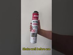 L'application de mousse PU (mousse de polyuréthane) dans le remplissage des joints et l'étanchéité des trous